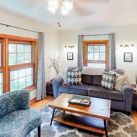 Grand Avenue Retreat Villa